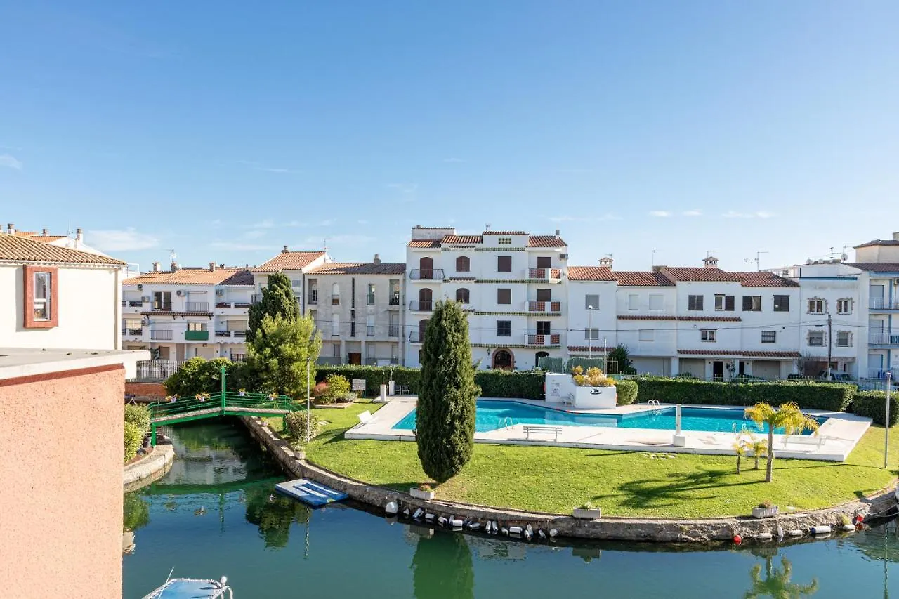 Empurialola- Apartamento en Empuriabrava con piscina y jardines en centro y cerca playa -158 España
