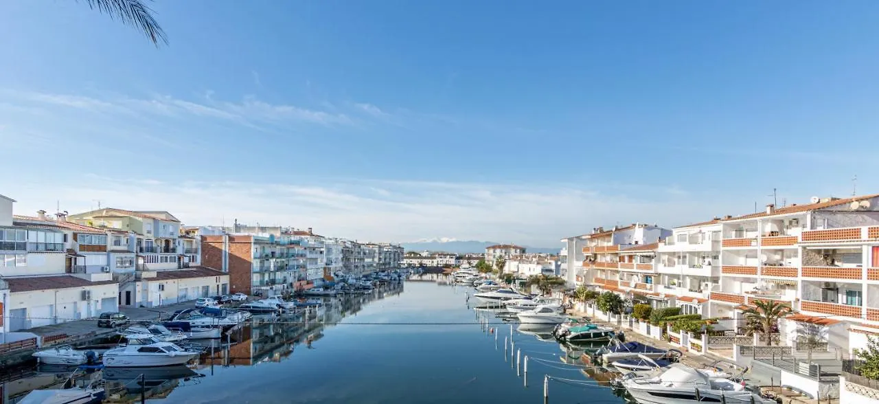 Empurialola- Apartamento en Empuriabrava con piscina y jardines en centro y cerca playa -158 España