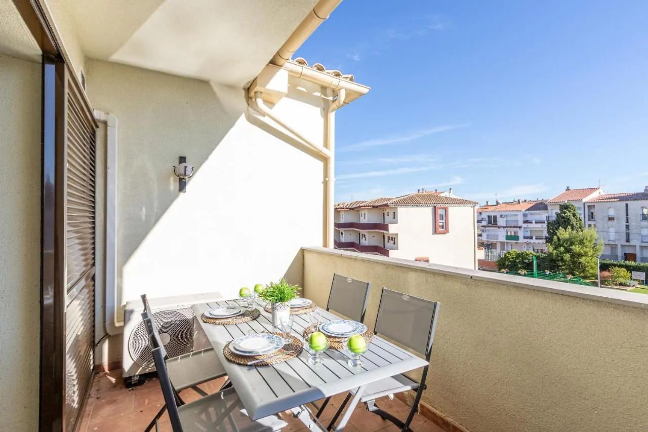 Empurialola- Apartamento en Empuriabrava con piscina y jardines en centro y cerca playa -158 0*,